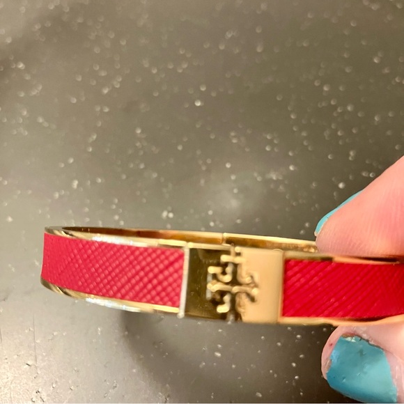 Tory Burch- Red Leather Inlay Gold 1/2” Hinge Bracelet. Like new condition. - Picture 7 of 12